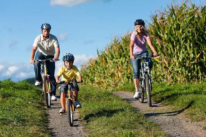 6-Pers Vakantiebungalow In Het Heuvelland Simpelveld Esterno foto